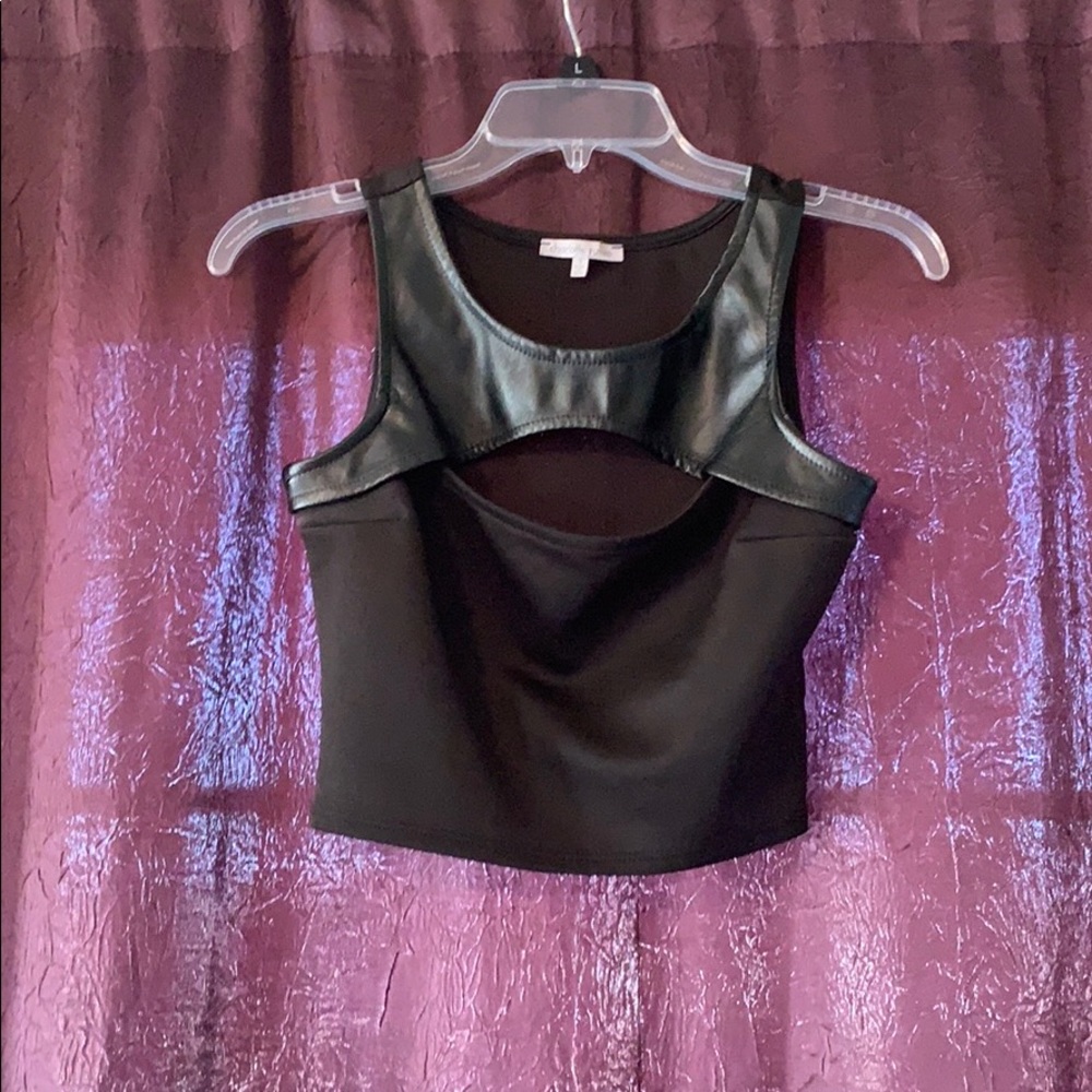 Cropped tank